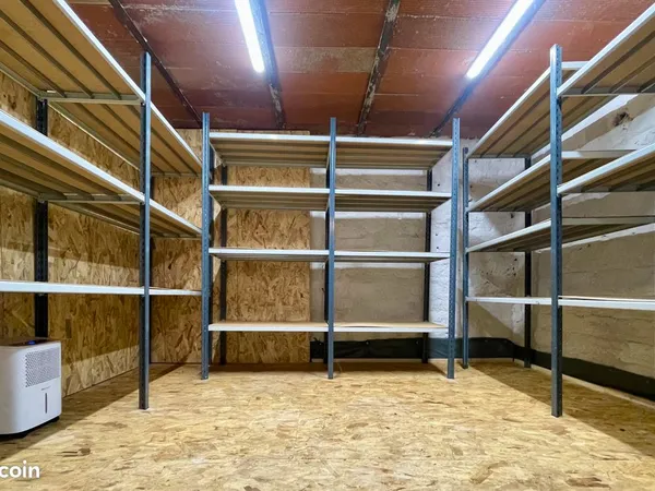 📦 Grande Cave sèche rénovée - 11 m² - Paris 7e