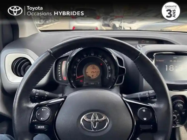 Toyota Aygo 1.0 vvt-i 72ch x-play 5p my19 — photo 9