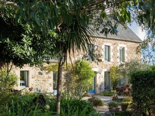 Maison 8 pièces 202 m²