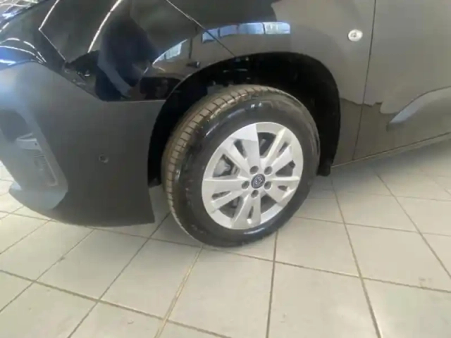 Peugeot Partner m diesel 130ch automatique pack premium connect — photo 5