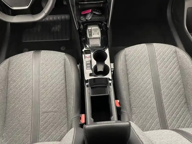 Peugeot 208 electrique 50 kwh 136ch — photo 25