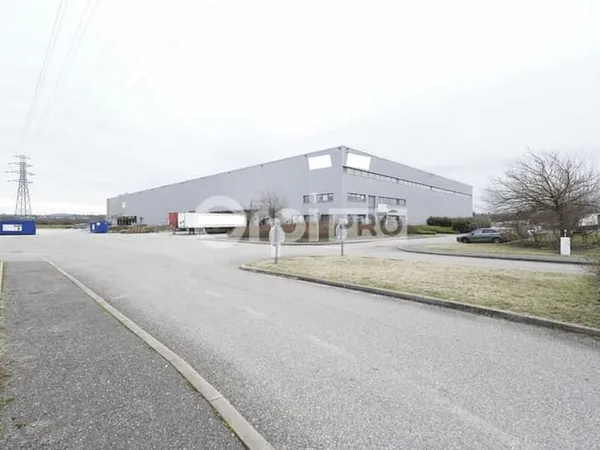 Local d'activité 10584 m²