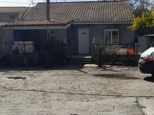 Maison 4 pièces 120 m² sur un terrain de 1082m² environ 267.000