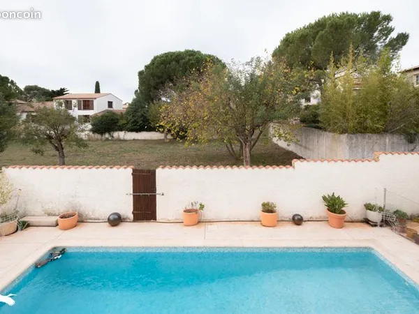 Maison 7 pièces 220 m²