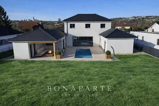 Maison 7 pièces 205 m²