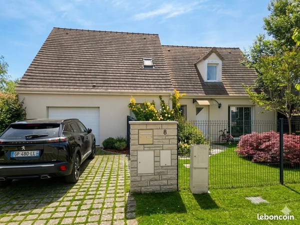 Maison individuelle récente 153 m² - 4 chambres - Terrain 565 m² - Guignes (77)