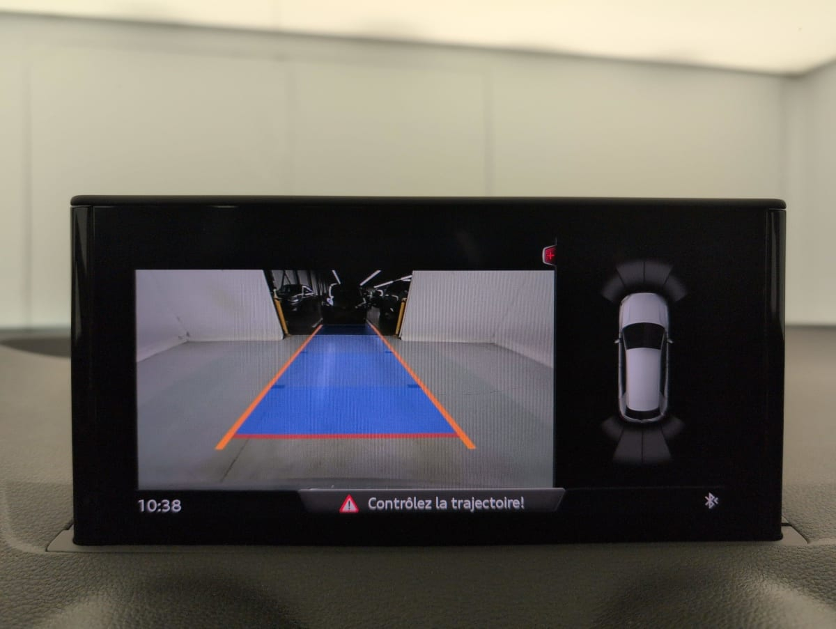 Audi Q2 — photo 17