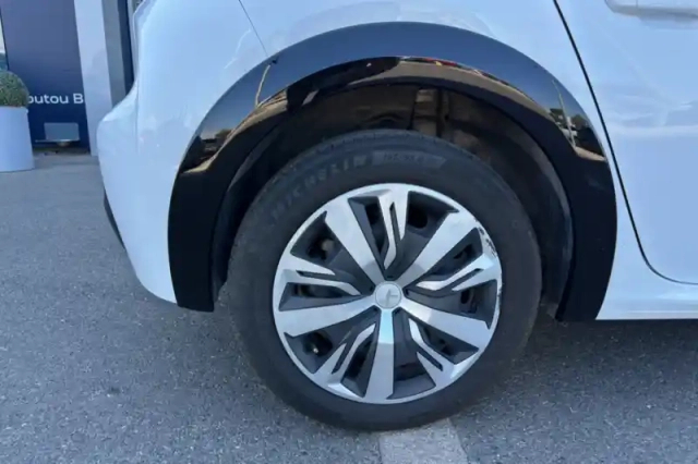 Peugeot 208 electrique 50 kwh 136ch — photo 16