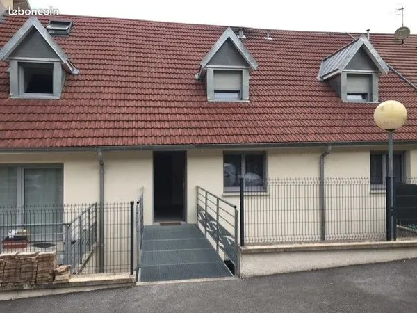 T2 Duplex a Avanne