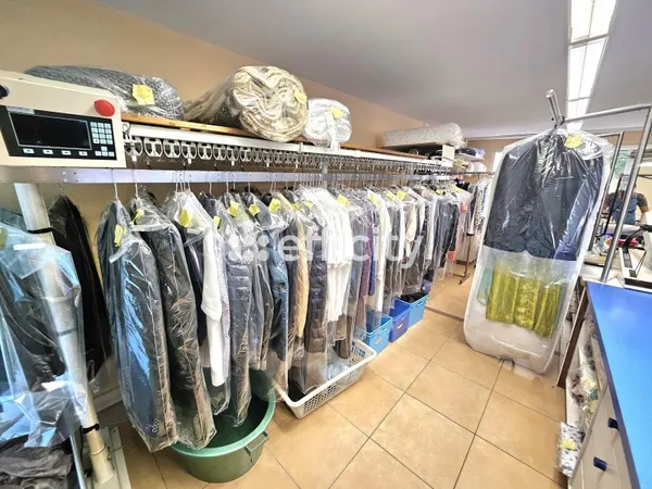 Fonds de commerce 1 pièce 46 m²