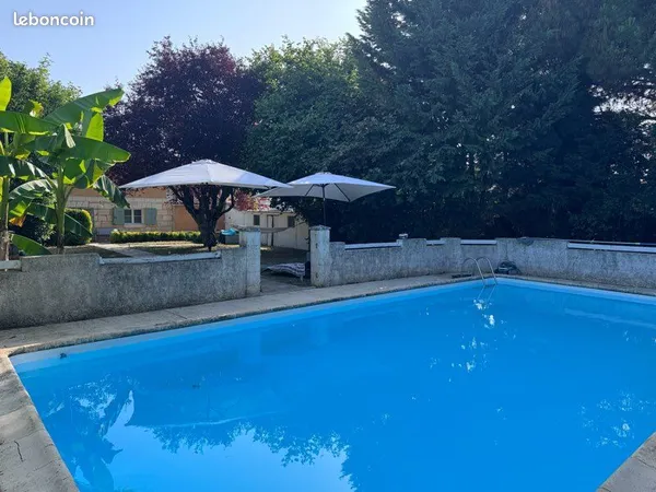 Maison en pierre 190 m² avec piscine et T2 indépendant - 15 min Saint-André-de-Cubzac