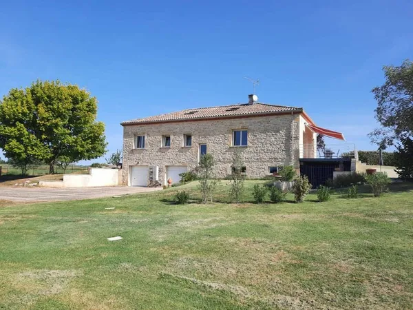 Maison 9 pièces 208 m²