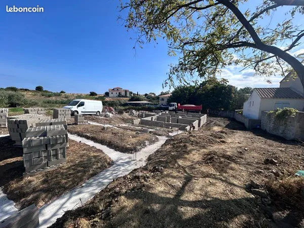 Travaux en cours Magnifique villa avec garage