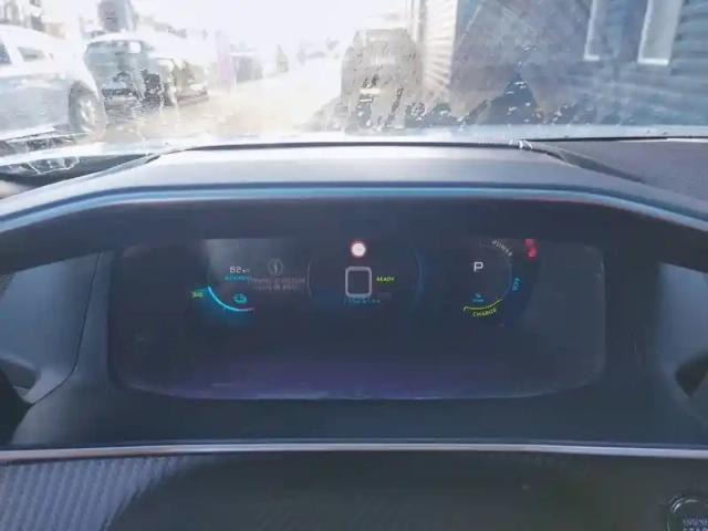 Peugeot 2008 moteur électrique 136 ch — photo 10