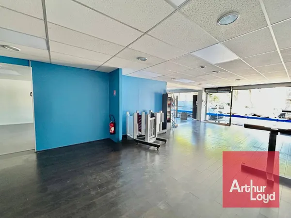Local commercial 250 m²