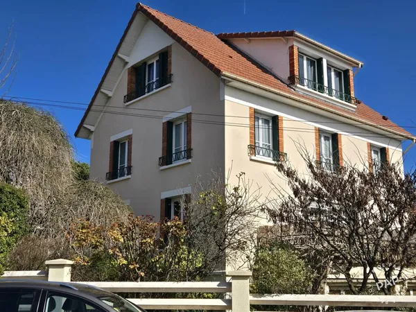 Maison 10 pièces 200 m²