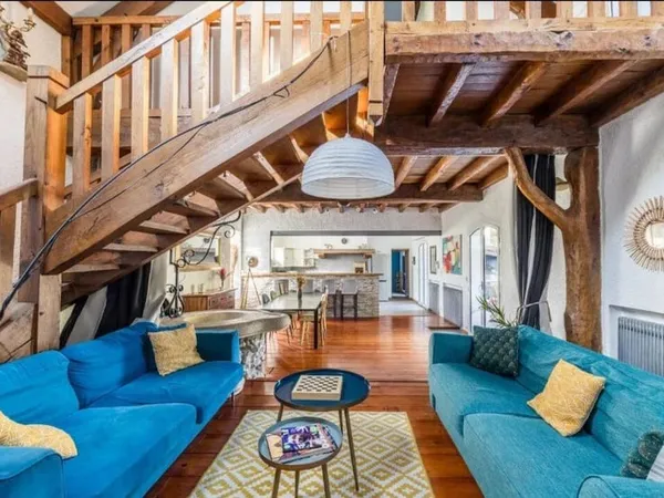 Maison 7 pièces 210 m²