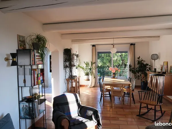 Maison au pied du Luberon à Robion de 160 m2