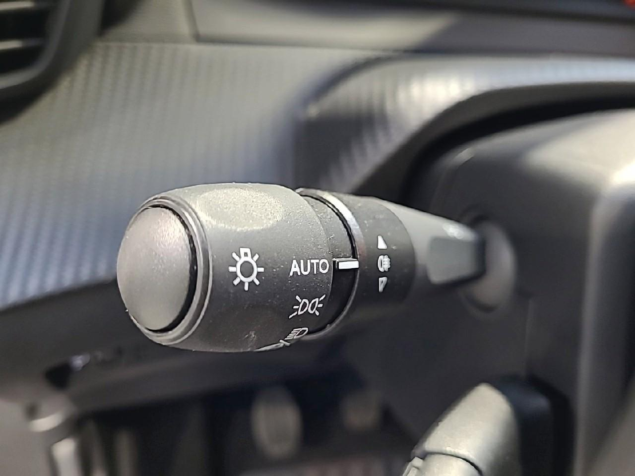 Peugeot 2008 puretech 100 s&s bvm6 active — photo 21