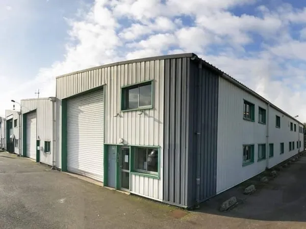 Local d'activité 560 m²