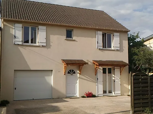 Maison de 2010 : Plain-pied sans vis-à-vis à 950 RER B & 700 m Polytechnique