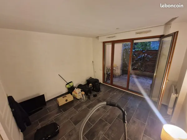 STUDIO 20 m² + TERRASSE + PARKING — Père-Lachaise (Paris 20e)