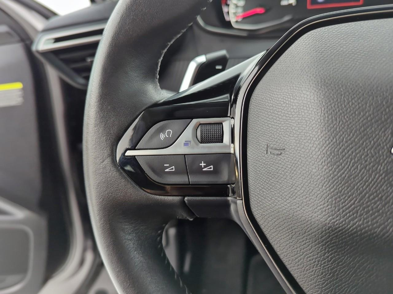Peugeot 2008 puretech 130 s&s eat8 allure — photo 20