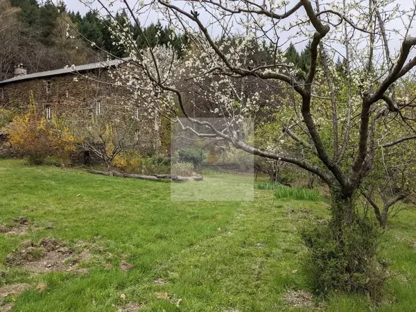 Maison 10 pièces 453 m²