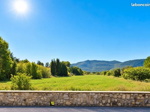 Terrain 560 m² Gemenos