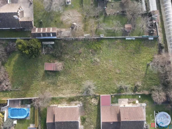 Terrain 447 m²