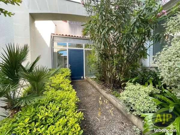 Local 160 m² SAINTES
