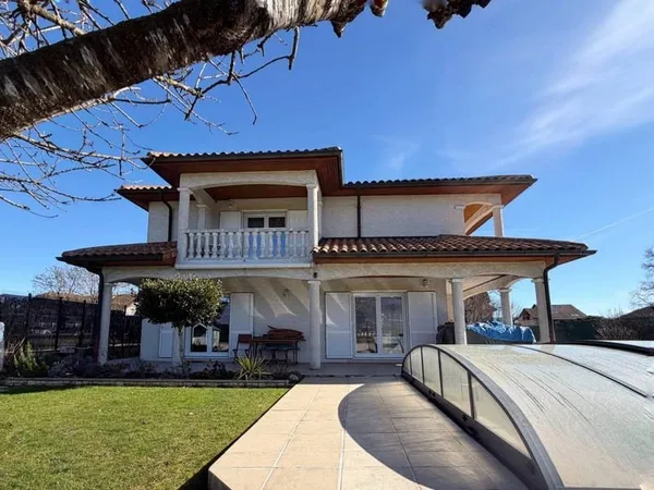 Maison 6 pièces 206 m²