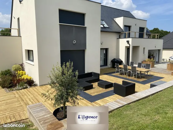 Villa 7 pièces 242 m²