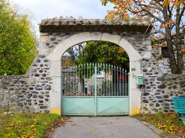 Dépt. 07 - A VENDRE à LAVILLEDIEU - Maison ancienne en pierr