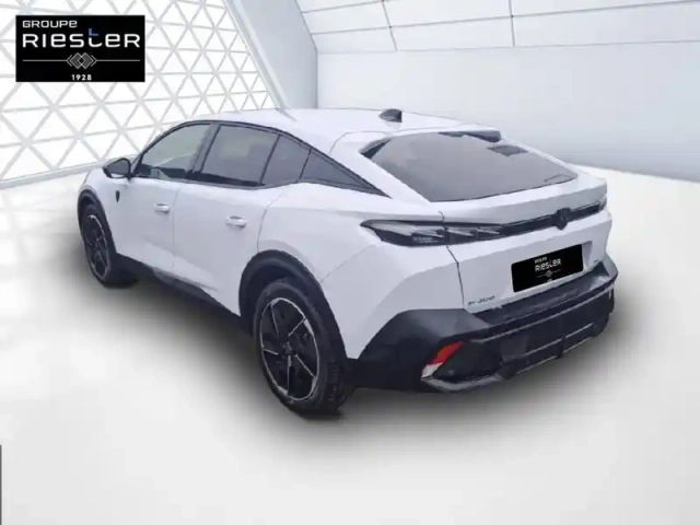 Peugeot 408 electrique 58 kwh 210ch — photo 31