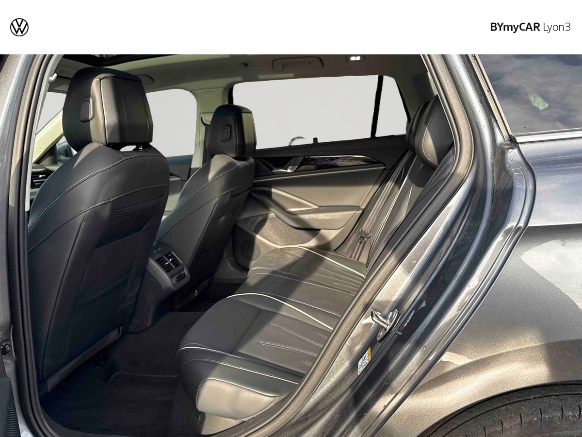 Volkswagen Passat 1.5 eHybrid 204 DSG6 — photo 12