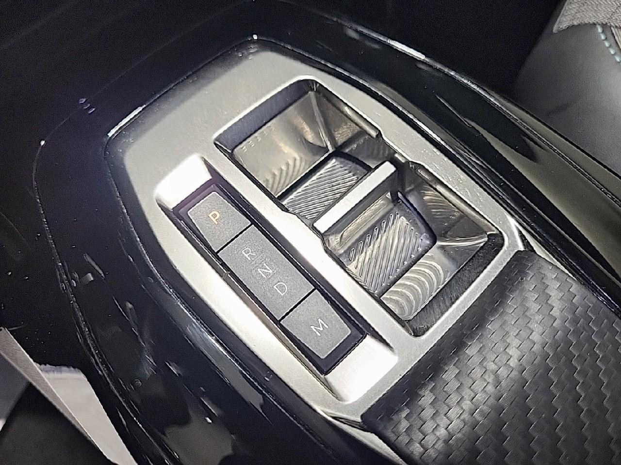 Peugeot 2008 puretech 130 s&s eat8 allure — photo 17
