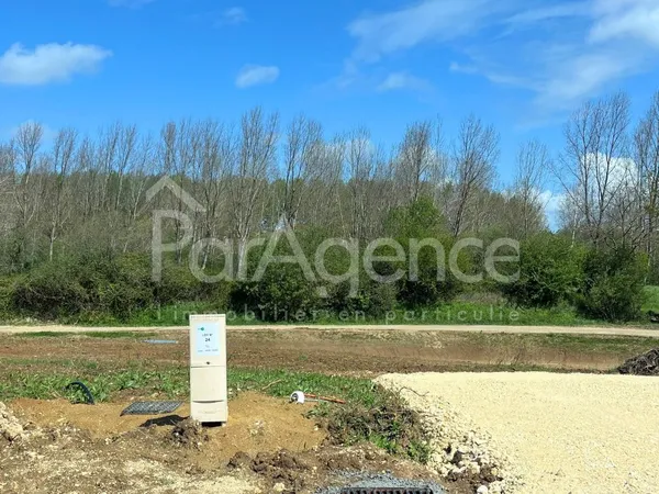 Terrain Proche plage et quartier calme