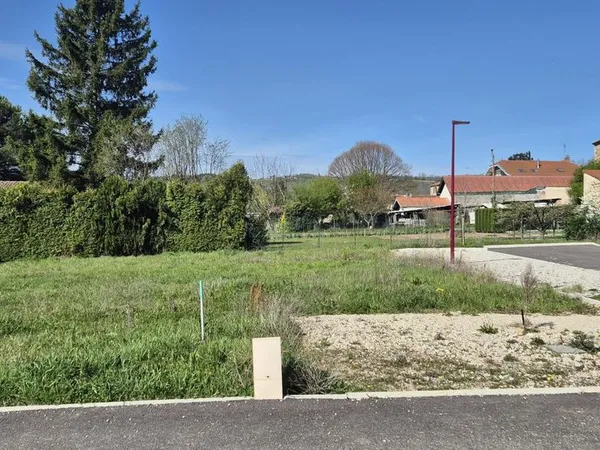 Terrain 566 m² Saint Uze