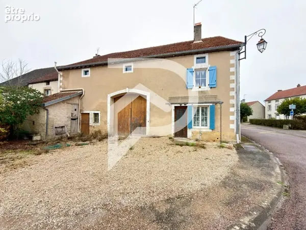 Maison de caractère située à AUJEURRES : 106 m2