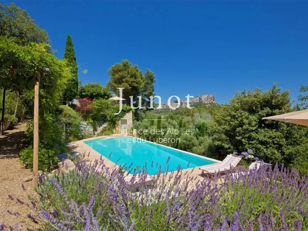 Maison 8 pièces 350 m²