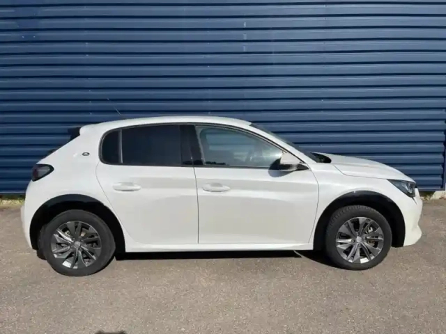 Peugeot 208 e- 136ch allure pack — photo 3