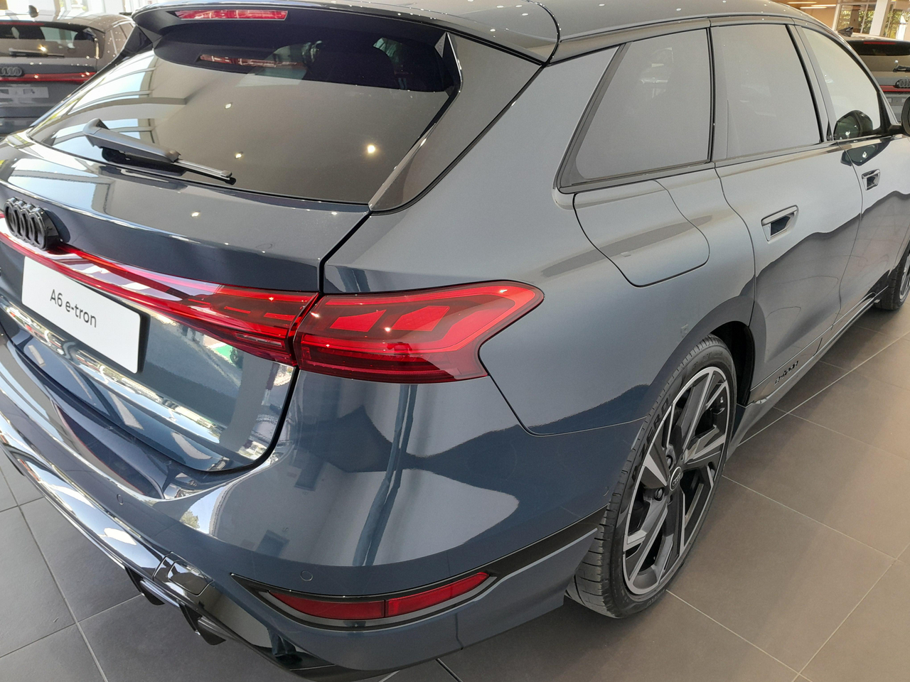 Audi A6 e-tron Avant Performance 367 ch 100 kWh — photo 10
