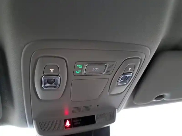 Renault Megane iv estate e-tech plug-in hybrid 160 — photo 43
