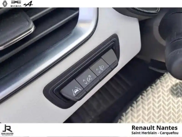 Renault Clio 1.0 tce 90ch evolution — photo 11
