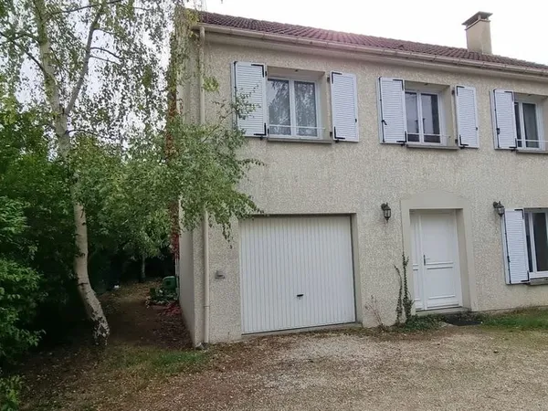 Pavillon 4 chambres - proche RER-C