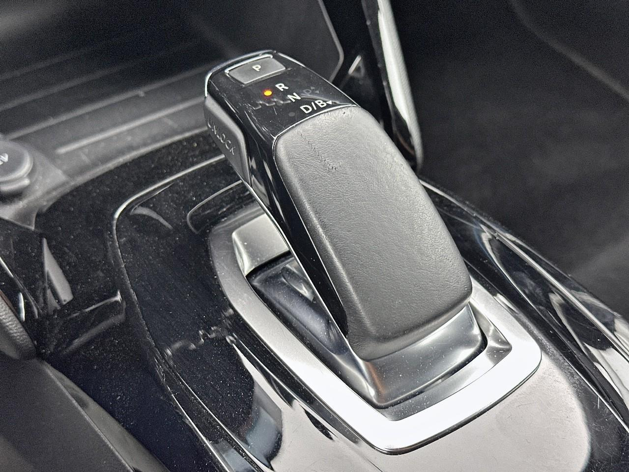 Peugeot 2008 electrique 136 ch gt pack — photo 30
