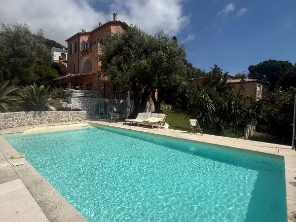 VILLA à louer  À ROQUEBRUNE-CAP-MARTIN