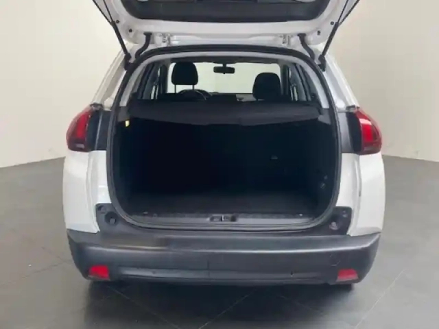 Peugeot 2008 1.2 110 style gps clim bluetooth — photo 9
