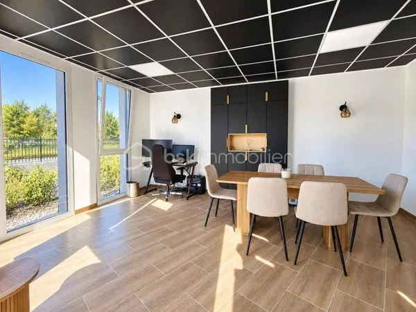 Local commercial 1 pièce 114 m²